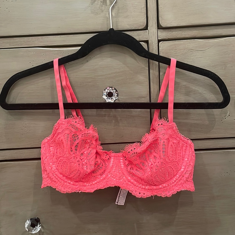 Victoria’s Secret Bra - 34C NWOT
